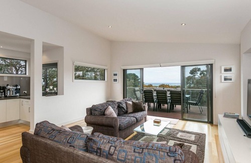 Anglesea House | 7 Almira -Premium Holiday Home Really Offers It All.