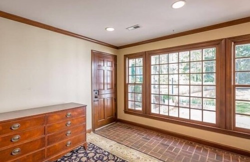Lookout Mountain House | 7 bdrm 23ppl~Firepit~ Lookout Mtn~4miles Dwntwn Chatt 4 acres
