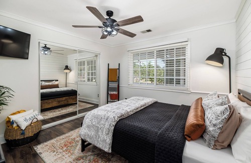 Ramona Other | 7 BDRM Family Farm Retreat - Game Room. Pool Hot Tub. Chickens. Farm Standn