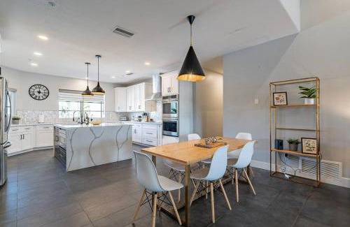 Central Scottsdale Apartment | 7 bed Scottsdale Villa Heated Pool and Spa Golf