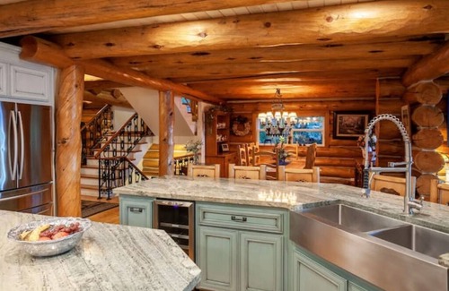 Fawnskin Cabin | 7 Bedroom/15 Beds, 6000 SQFT Log Cabin- Game Room, Golf, Lakefront with Dock