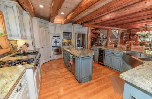 Fawnskin Cabin | 7 Bedroom/15 Beds, 6000 SQFT Log Cabin- Game Room, Golf, Lakefront with Dock