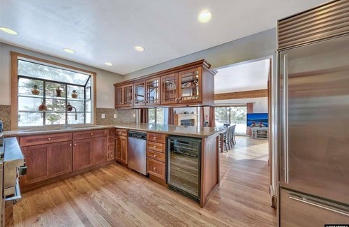 Upper Kingsbury House | 7 Bedroom 4 Bath Private Mountain Retreat with Outdoor Hot Tub and Game Room