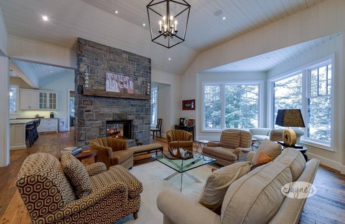 Muskoka Lakes Cottage | 7 bedroom, 5 bath, Sauna, Luxury New Build! Private! Lake Rosseau!