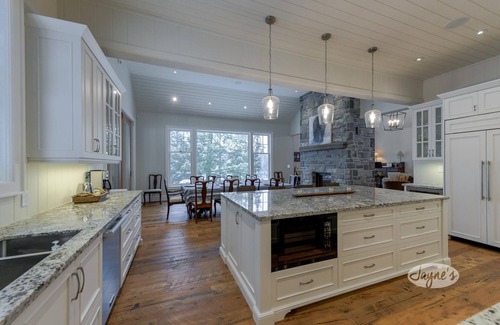 Muskoka Lakes Cottage | 7 bedroom, 5 bath, Sauna, Luxury New Build! Private! Lake Rosseau!