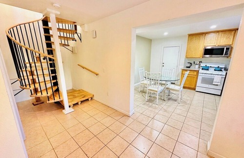 Northeast Reno House | 7-bedroom/9TVs/sleeps21