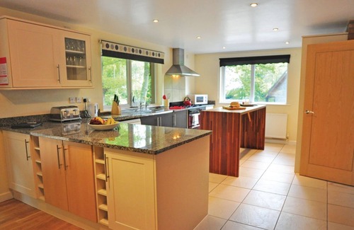 Farley Cabin | 7 bedroom accommodation in Oakamoor