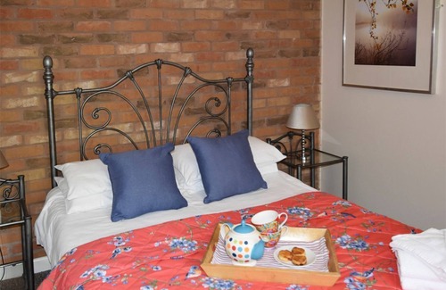 Farley Cabin | 7 bedroom accommodation in Oakamoor