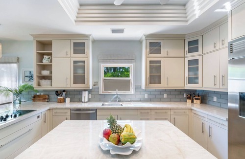 South Sound House | 7 bedroom, Beachfront with Heated Pool - Great for Families