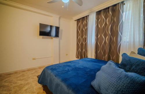 Manga House | 7 Bedroom Gorgeous Vacation Villa - Close to Walled City