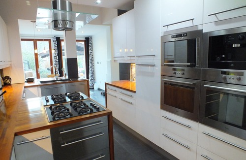 Sahorre House | 7-bedroom house with pool, excellent facilities and stunning mountain views