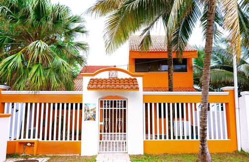 Zona Hotelera Norte House | 7 Bedrooms, Oceanfront, Bike Path to Town