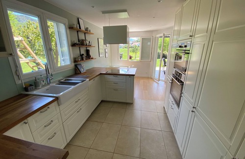 Seynod House | 7 Bedroom Private vacation home in Annecy