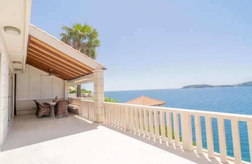 Stikovica Villa | 7-Bedroom Villa Sí with Private Sea Access