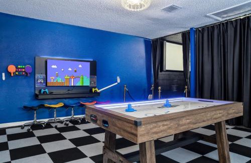 Port Tampa City House | 7 BR Heated Pool Game Room Theater Sleeps 25