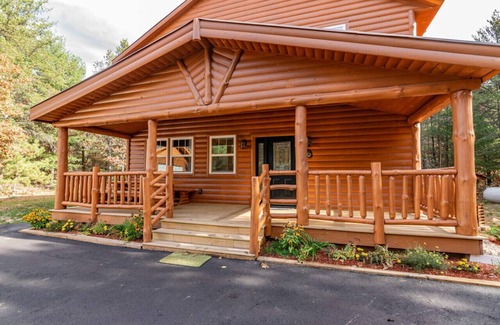 Friendship House | (#7) Brand New Castle Rock Lake 4 bedroom Lodge House