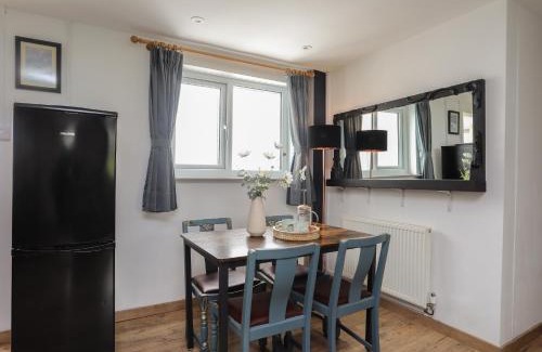 Ty Croes House | 7 Bro Branwen