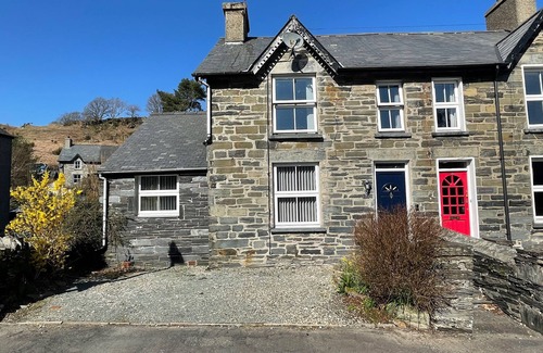 Dolwyddelan Cottage | 7 Castle Terrace