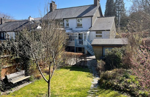 Dolwyddelan Cottage | 7 CASTLE TERRACE, pet friendly, with open fire in Dolwyddelan