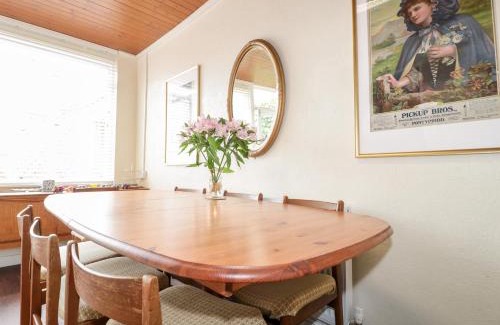 Monmouth House | 7 Glendower Street