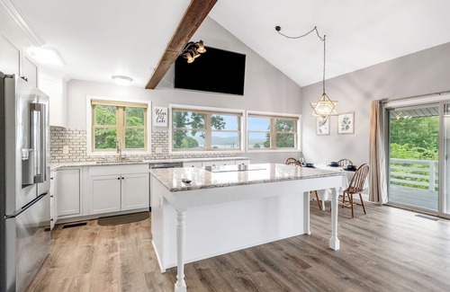 Bean Station House | 7 Guest Lake House - Grill & Fire Pit, Air Hockey