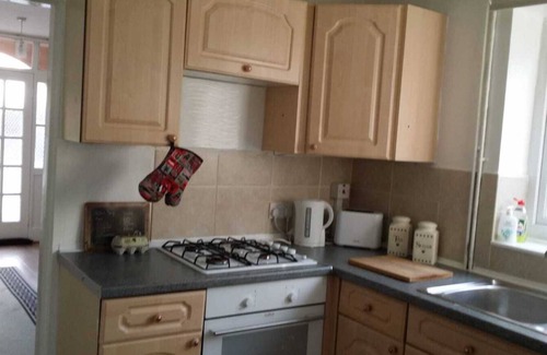 Rowton Apartment | 7 Guests - Pet Friendly - Idyllic Village