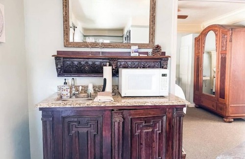 Mariposa Apartment | #7 Jacuzzi tub-Balcony- Historic Downtown suitenn