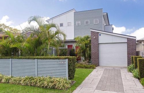 Corlette House | 7 Judith Street Stunning duplex with ducted air