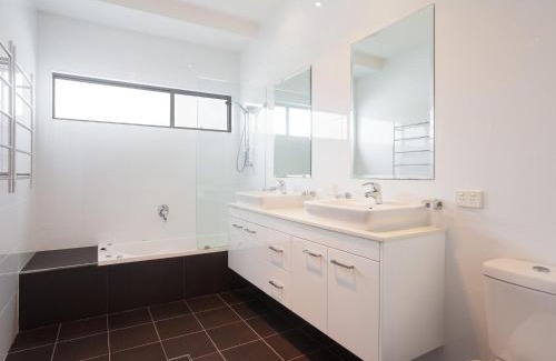 Corlette House | 7 Judith Street Stunning duplex with ducted air