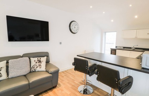 Rhyd-y-clafdy Cottage | 7 Marina View
