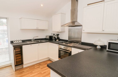 Rhyd-y-clafdy Cottage | 7 Marina View