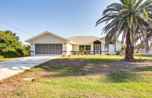 Englewood East House | 7 Mi to Beach Family-Friendly Englewood Escape!