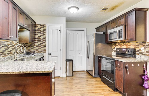 Grovetown House | 7 Mi to Dtwn Augusta: Townhome Near Shops & Eats!