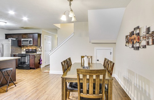 Grovetown House | 7 Mi to Dtwn Augusta: Townhome Near Shops & Eats!