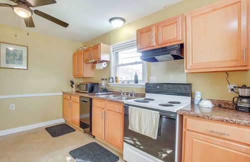 Kettering House | 7 Mi to Dtwn Dayton: Home in Kettering w/Yard