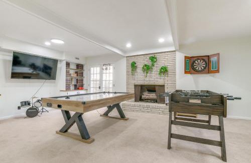 Durham House | 7 Mi to Dtwn Durham Home with Hot Tub and Game Room!
