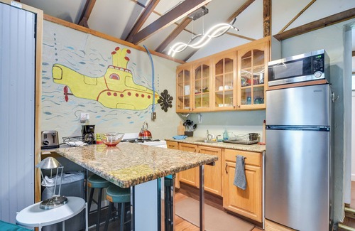 Sun Bay South Apartment | 7 Mi to Dtwn: Studio w/Screened Porch in Tampa
