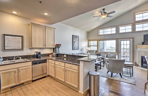 Dillon Condo | 7 Mi to Ski: Main Street Dillon Condo