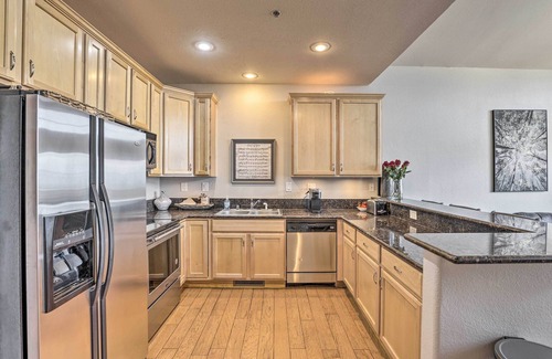 Dillon Condo | 7 Mi to Ski: Main Street Dillon Condo