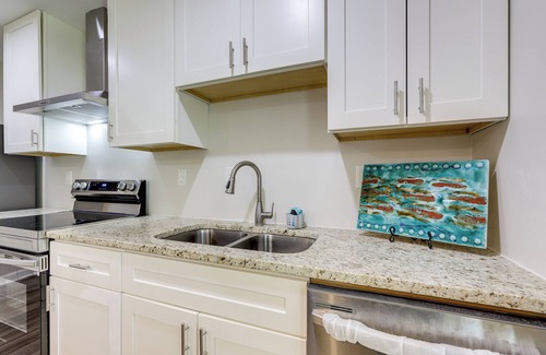 Fayetteville Apartment | 7 Mi to Trilith Studios: Atlanta Area Business Hub