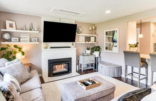 Ellsworth House | 7 Mi to Vancouver Waterfront Sleek Home with Yard!