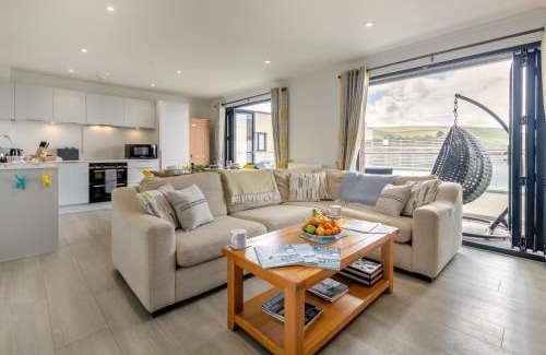Mortehoe Apartment | 7 Middlecombe - Luxury Apartment at Byron Woolacombe, only 4 minute walk to Woolacombe Beach!