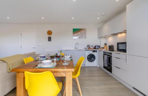 Mortehoe Apartment | 7 Middlecombe - Luxury Apartment at Byron Woolacombe, only 4 minute walk to Woolacombe Beach!