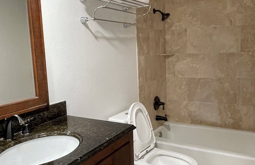 Mount Wilson House | 7 miles to downtown LA quiet safe home with 2 car garage .
