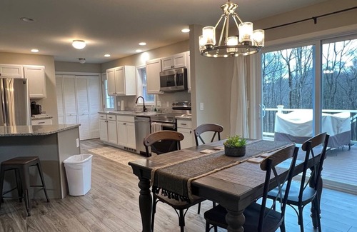 Kresgeville House | 7 min to Blue Mountain Ski Resort /Hot Tub