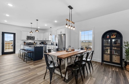 Lawrenceburg House | 7 min to Wild Turkey and Four Roses - Sleeps 10 - Patio with Grill and View