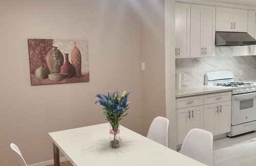 Shoreview House | 7 minutes away from SFO！Experience a freshly remodeled modern tranquil residence