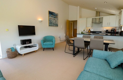 Burgh Island Cottage | 7 OCEAN'S EDGE, family friendly, with pool in Thurlestone