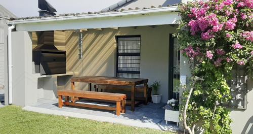 Muizenberg House | 7 on Henwick
