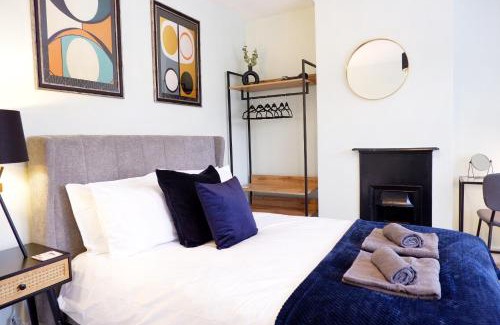 Bushey House | 7 Persons Comfortable Guest House